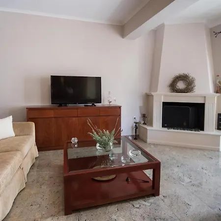公寓 La Strada House *