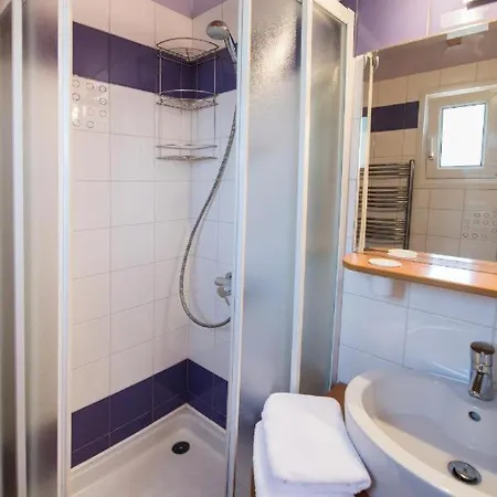 La Strada City House Apartment